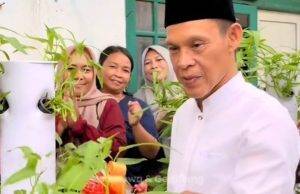 Wabup Jaro Ade Apresiasi Keberadaan Kampung Ramah Lingkungan dan Hidroponik di Desa Sukamahi