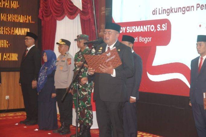 Bupati Bogor Rudy Susmanto Lantik 25 Pejabat Eselon III dan IV