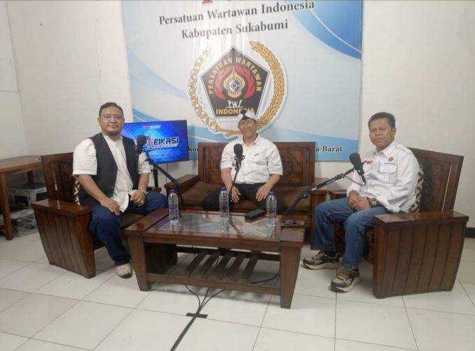 Bangun Sinergitas, PWI Kabupaten Sukabumi gandeng Widal TV dan Lucky Kamera gelar podcast bertajuk “Ruang Bicara, di Mana Fakta Tidak Bisa Ditutupi”