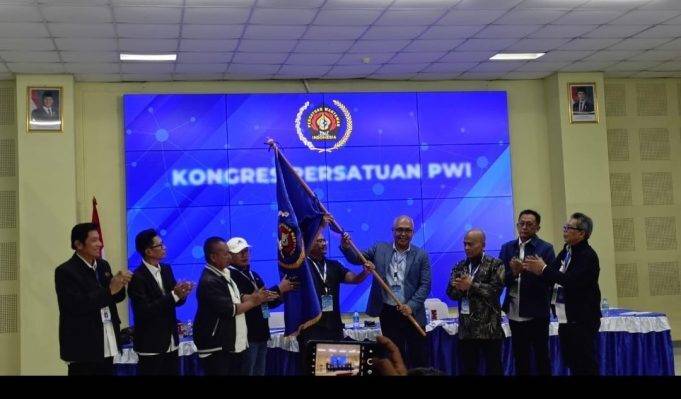 Kalahkan HCB di Kongres Persatuan, Akhmad Munir Resmi Jadi Ketua Umum PWI Pusat