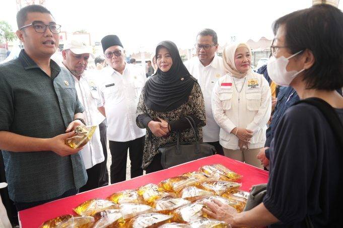 Atasi Kenaikan Harga Sembako, Ketua DPRD Sastra Winara Usulkan Pemkab Bogor Gelar Operasi Pasar