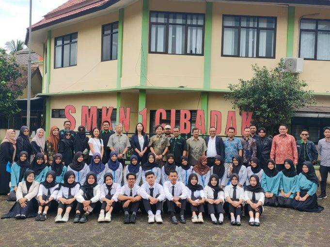 Bursa Kerja Khusus SMKN 1 Pertanian Cibadak Bersama KADIN Lakukan Temu Kunjungan Dengan 4 Delegasi Jepang Dalam Rangka Memperkuat Kerja Sama Dunia Usaha dan Siap Menghadapi Pasar Kerja Global