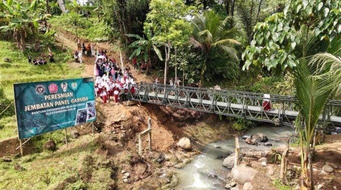 Meningkatkan Ekonomi dan Sosial Warga Sukabumi, Jembatan Panel Garuda Resmi Dibuka