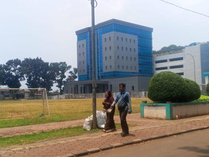 Edan, Proyek Pembangunan Gedung Disdukcapil, Bapenda dan Parkir Cilenggang Alami Kelebihan Bayar Hingga Rp1,2 Miliar