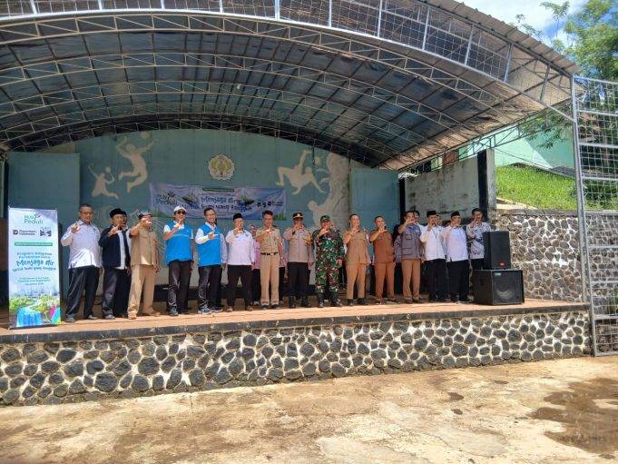 Cisadane Resik Gandeng PLN Unit Induk Transmisi Jawa Bagian Barat Revitalisasi Sumur Artesis dan 20 Toilet di Purabaya, Sukabumi