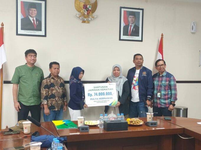 BPJS Ketenagakerjaan Kantor Cabang Sukabumi Serahkan Santunan Kematian kepada Keluarga Ketua PWI Kabupaten Sukabumi