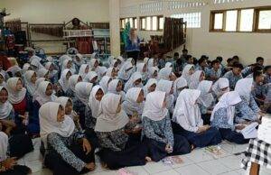 SMPN 1 Jampang Kulon Gelar Edukasi Gizi Kepada Siswa, Dalam Rangka Peringati HGN Ke-66