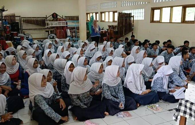 SMPN 1 Jampang Kulon Gelar Edukasi Gizi Kepada Siswa, Dalam Rangka Peringati HGN Ke-66