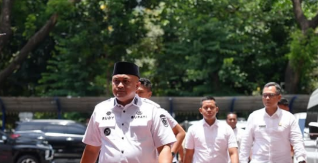 Bupati Bogor Rudy Susmanto