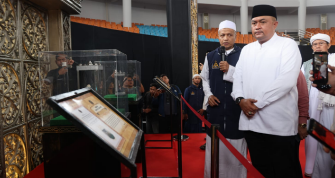 Bupati Bogor Rudy Susmanto Membuka Pameran 75 Artefak Peninggalan Nabi Muhammad SAW di Kawasan Laga Tangkas Gelora Pakansari