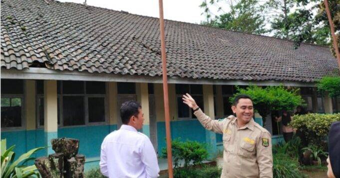 Siapkan Solusi Sementara, Disdik Sukabumi Turun Langsung Tinjau Kondisi Ruang Kelas SMPN 3 Gegerbitung