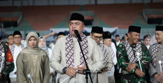 Hadirkan Suasana Kebersamaan, Bupati Bogor Rudy Susmanto Sediakan Doorprize Bagi Jamaah yang Ikuti Salat Idul Fitri