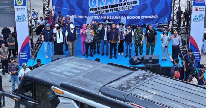 Gulirkan Program Mudik Gratis, Bupati Bogor Rudy Susmanto Melepas 77 Armada Bus di Stadio Pakansari