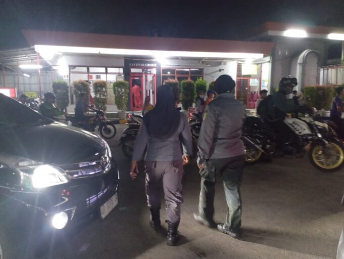 Isu Kenaikan BBM 1 April 2026 Picu Antrean di Bekasi Timur, Camat Arie Halimatussadiyyah Instruksikan Pengamanan