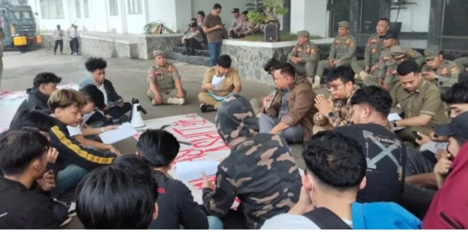 Dorong Transparasi dan Partisipasi Publik, DPRD Sukabumi Terima Audensi Mahasiswa