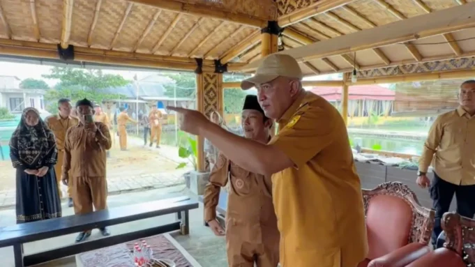 Dorong Penguatan Sektor Perikanan, Bupati Bogor Rudy Susmanto Dialog dan Kunjungi Komunitas Pembudidaya Ikan di Ciseeng