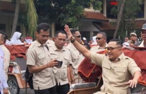 Wakil Ketua DPRD Sukabumi, Yuda Sukmagara Bagi Bagi Becak Listrik, Ini Ceritanya